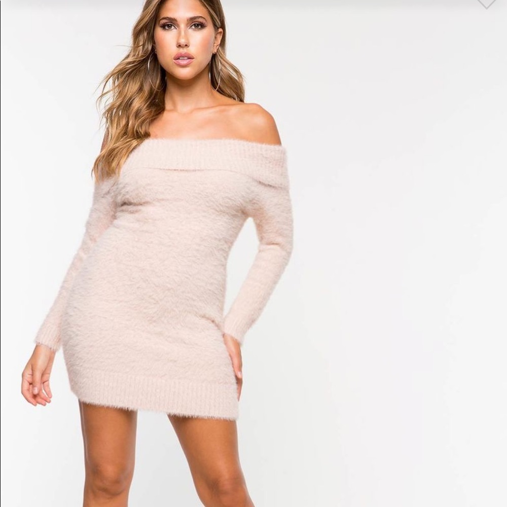 NEW BEAUTIFUL IVORY OFF THE SHOULDER SWEATER DRESS
